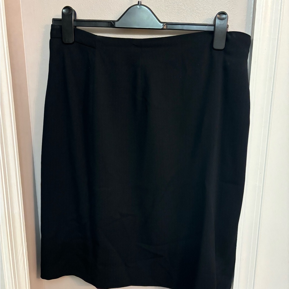 Elegant Black Women's Skirt